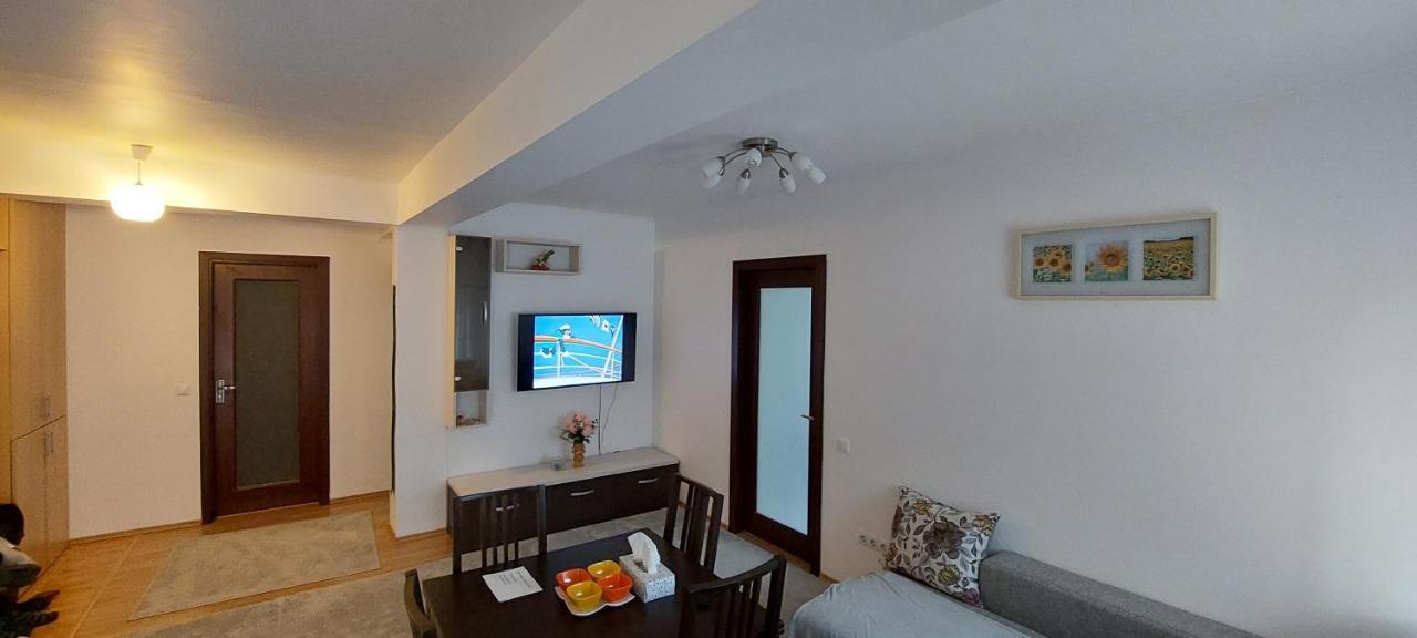 Apartament Cu 3 Camere คลูจ-นาโปกา ภายนอก รูปภาพ