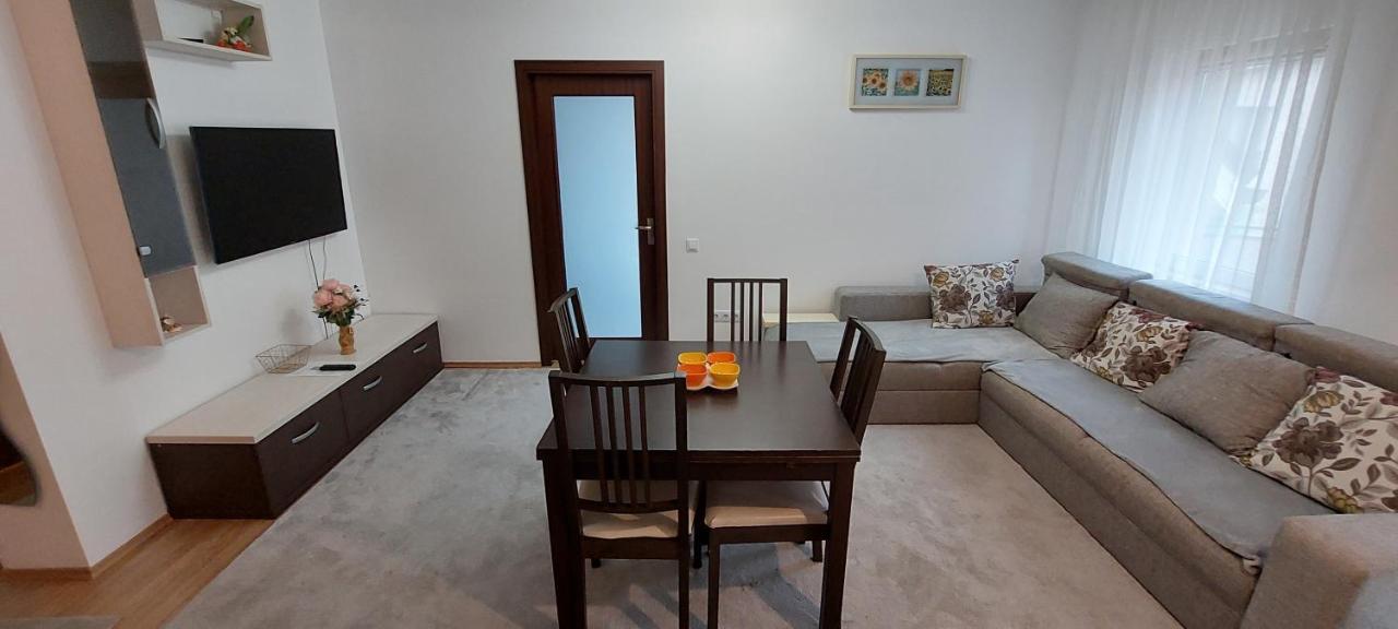 Apartament Cu 3 Camere คลูจ-นาโปกา ภายนอก รูปภาพ